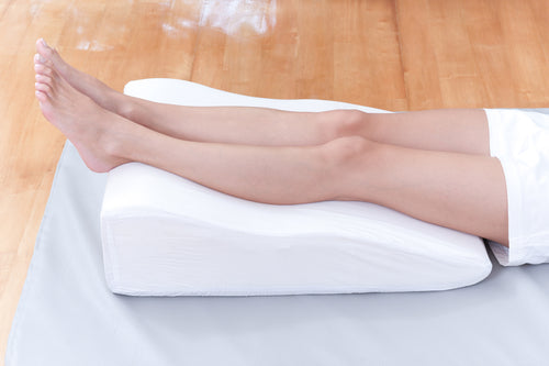 足枕で悩みを解決！足のむくみや腰痛予防として活用しよう！