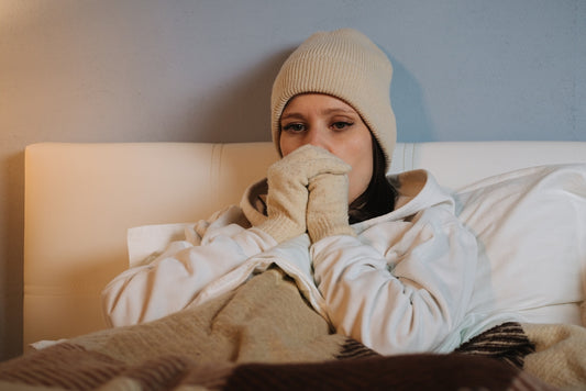 寒くて眠れないのはなぜ？理由と対策を教えます！